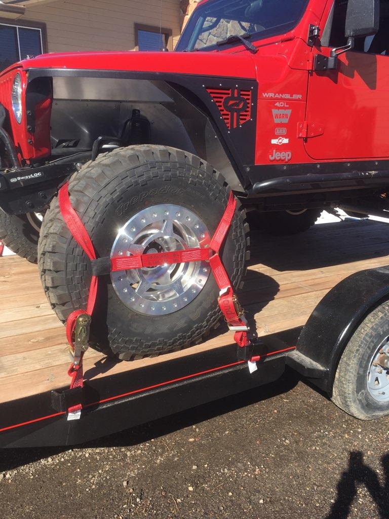 large_552824_doubleratchetjeeptirestrap2.jpg