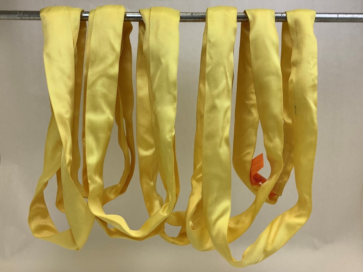 large_553875_20_ft_yellow_polyester_round_sling_hang.jpg
