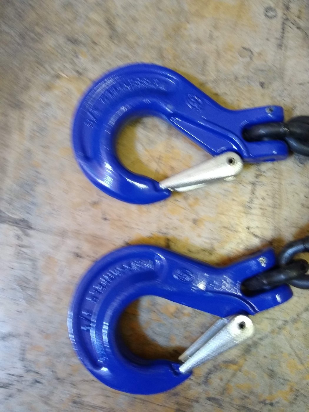 large_553886_g100_safety_chain_hooks.jpg