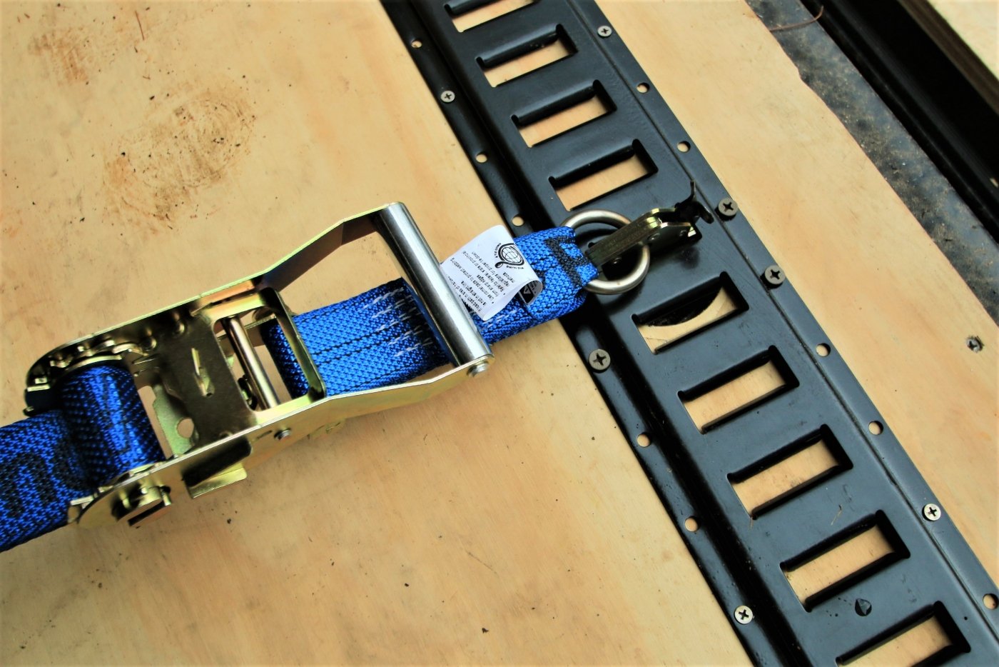 large_554969_E_track_ratchet_handle_spring_fitting_2_inch_webbing_blue.jpg